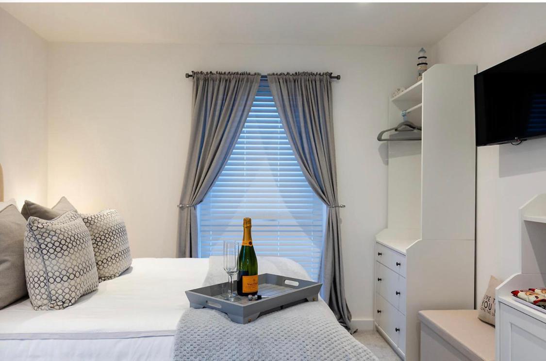 Sea Esta Guesthouse Mudeford Bagian luar foto